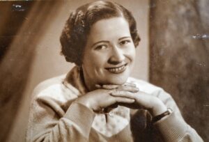 DORA ROTH AKERMAN