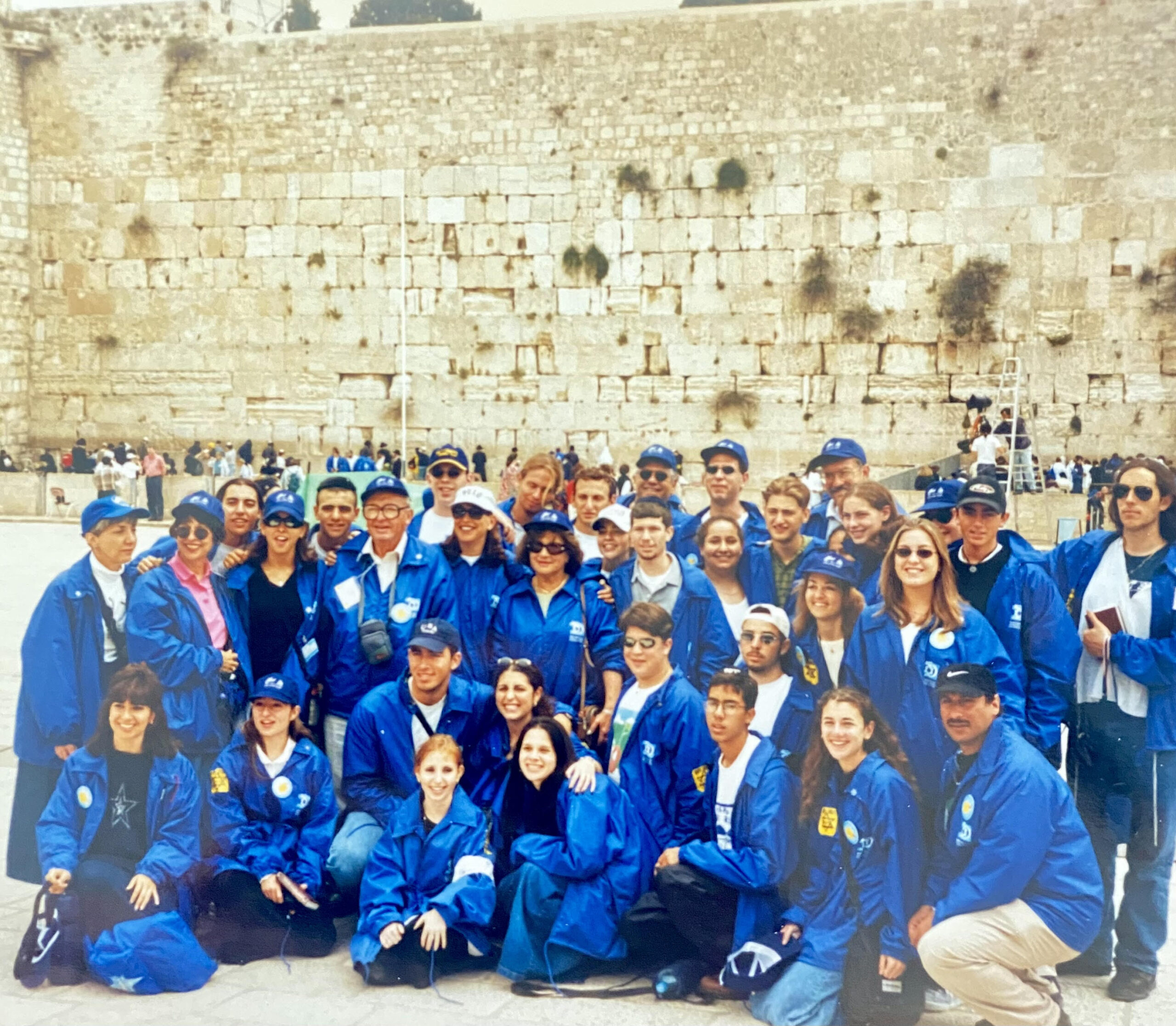 1998 March of the Living delegation at the Western Wall